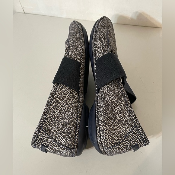 Camper Mary Jane Flats - Picture 6 of 8